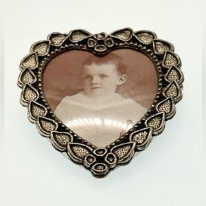 Vintage Heart Shaped Silver Tone Photo Frame Brooch Pin